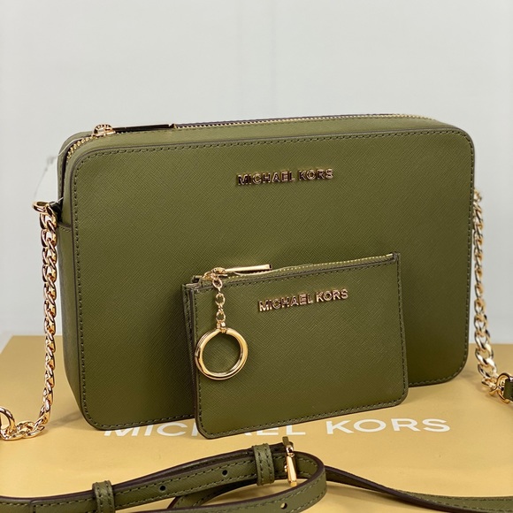 ❤️Michael Kors EW Crossbody & Coin Pouch wallet - Picture 2 of 9